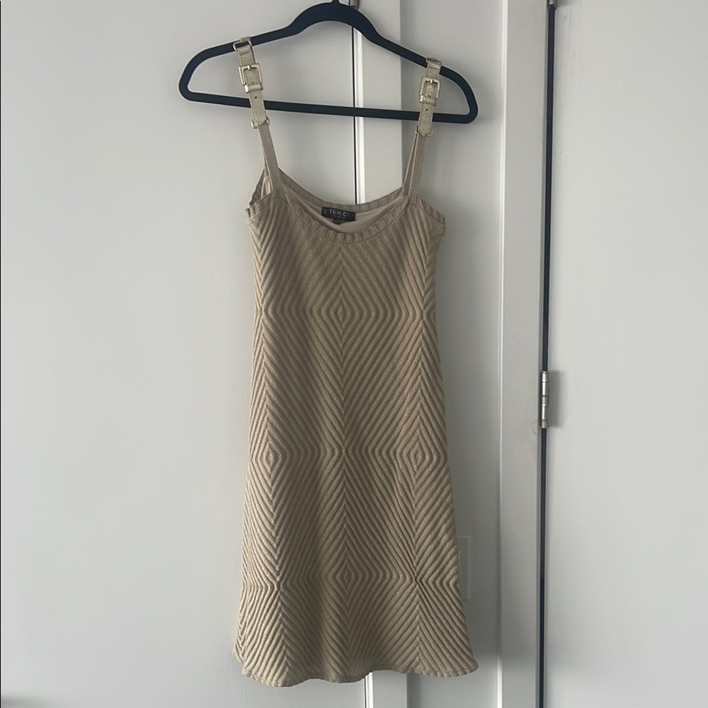 Elegant Beige Knit Dress